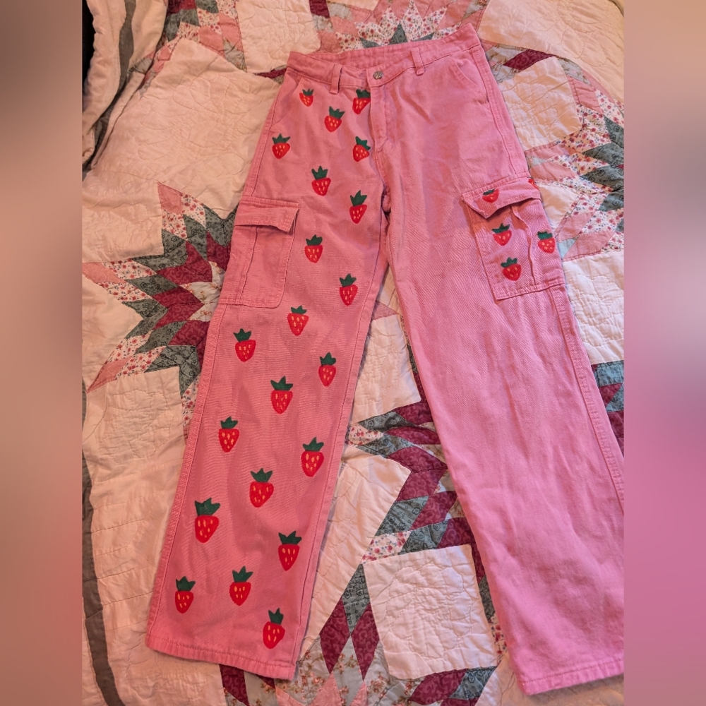 ✨ONE OF A KIND✨Cargo pants! Pink painted strawberry details.